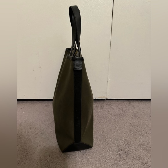 Authentic MICHAEL KORS Tote Bag - Picture 4 of 8